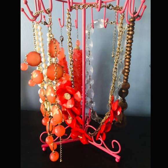 ❤️💗MULTIPLE STATEMENT NECKLACES - Picture 2 of 4